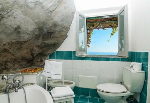 Amalfi Apartment Sleeps 2 T721484