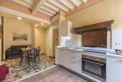 I Bei Ricordi - Historic Centre Apartment 6