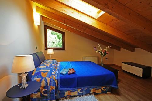 Argegno Apartment Sleeps 8 Pool T421308