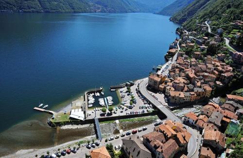 Argegno Apartment Sleeps 8 Pool T421308