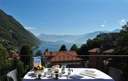 Argegno Apartment Sleeps 8 Pool T421308