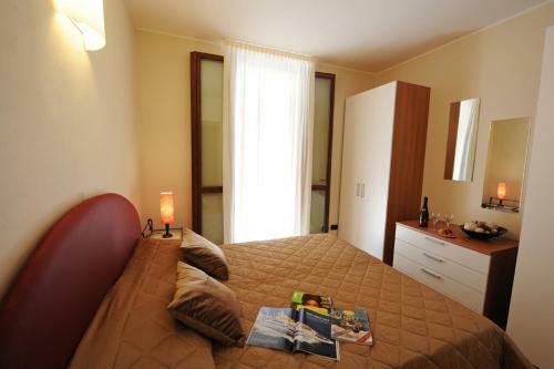 Argegno Apartment Sleeps 6 Pool T421317