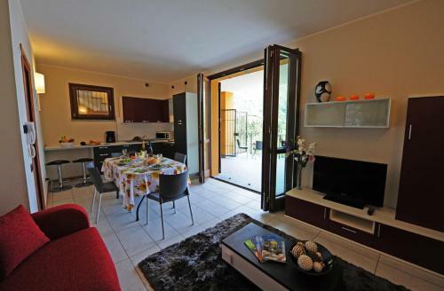 Argegno Apartment Sleeps 6 Pool T421317