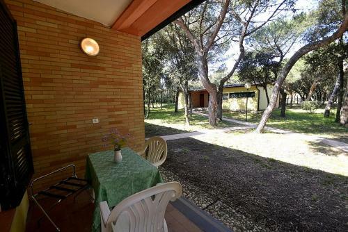 Baia Domizia Villa Sleeps 2 Pool Wifi
