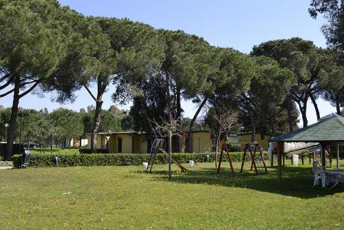 Baia Domizia Villa Sleeps 2 Pool Wifi