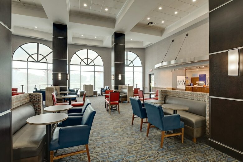 Hotel Holiday Inn Express & Suites Opryland
