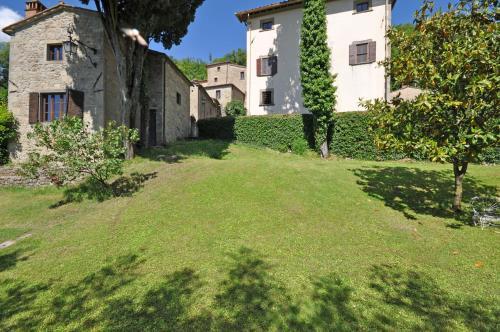 Capolona Apartment Sleeps 4 T241756