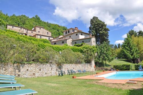 Capolona Apartment Sleeps 4 T241756