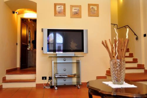 Casole D'elsa Villa Sleeps 11 Pool Wifi