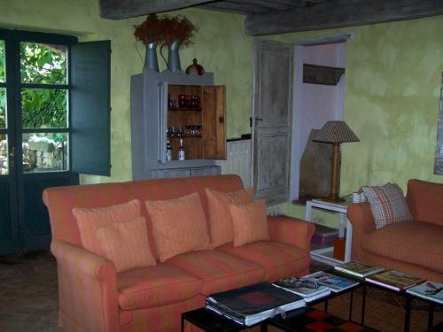 Castiglioncello Del Trinoro Villa Sleeps 10 Pool