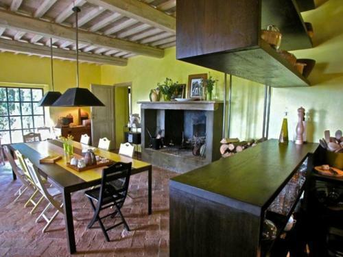 Castiglioncello Del Trinoro Villa Sleeps 10 Pool