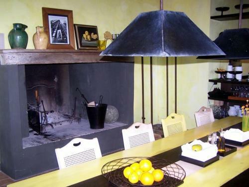 Castiglioncello Del Trinoro Villa Sleeps 10 Pool