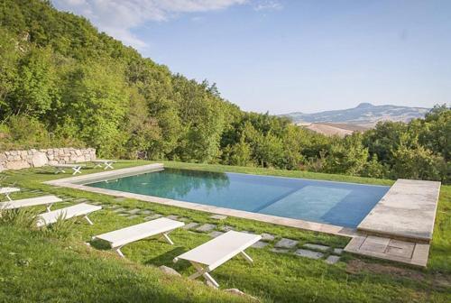 Castiglioncello Del Trinoro Villa Sleeps 12 Pool