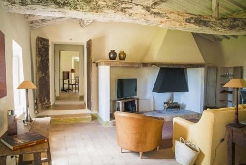 Castiglioncello Del Trinoro Villa Sleeps 12 Pool
