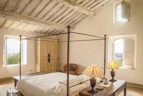 Castiglioncello Del Trinoro Villa Sleeps 12 Pool