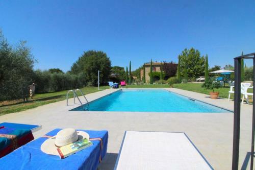 Patalecchia Villa Sleeps 10 Pool Wifi