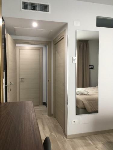 8room Hotel