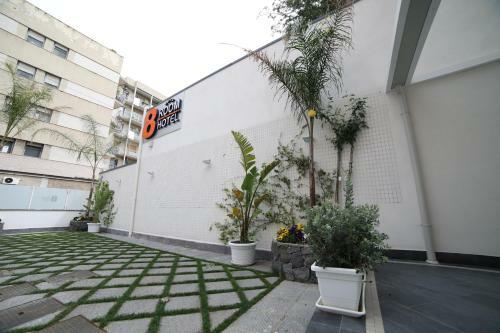 8room Hotel