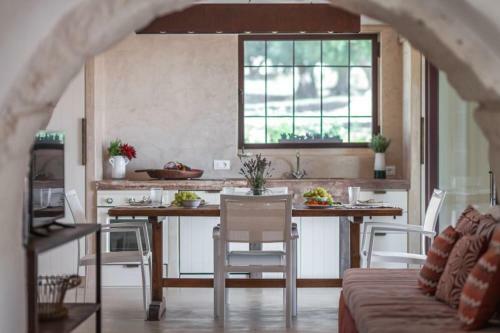 Cisternino Villa Sleeps 7 Pool Air Con Wifi