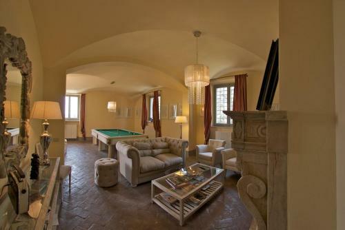 Capezzano Villa Sleeps 18 Pool Air Con Wifi