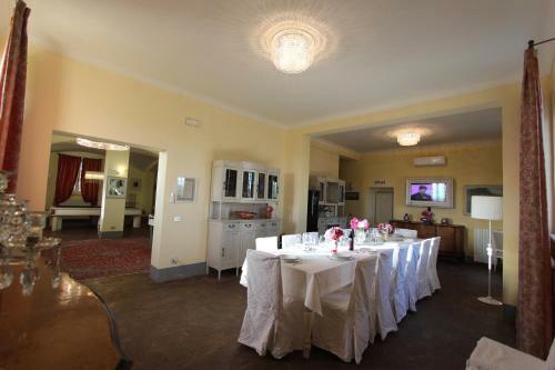 Capezzano Villa Sleeps 18 Pool Air Con Wifi