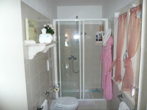 2 Lake View Apartments Near Lugano