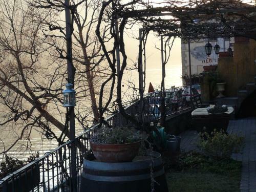 2 Lake View Apartments Near Lugano