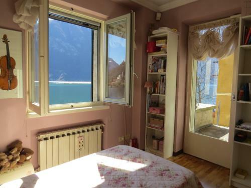 2 Lake View Apartments Near Lugano