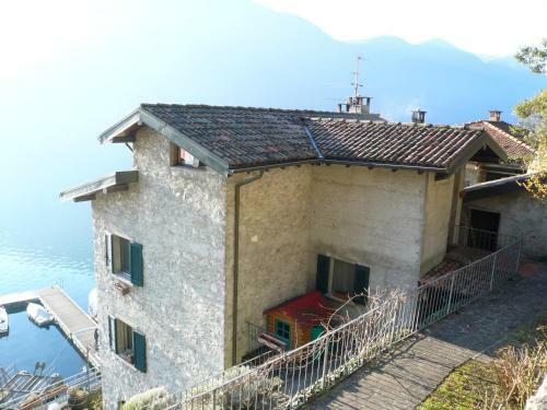 2 Lake View Apartments Near Lugano