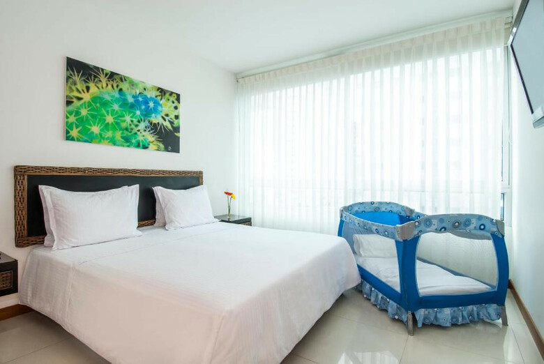 Hotel Travelers Orange Cartagena