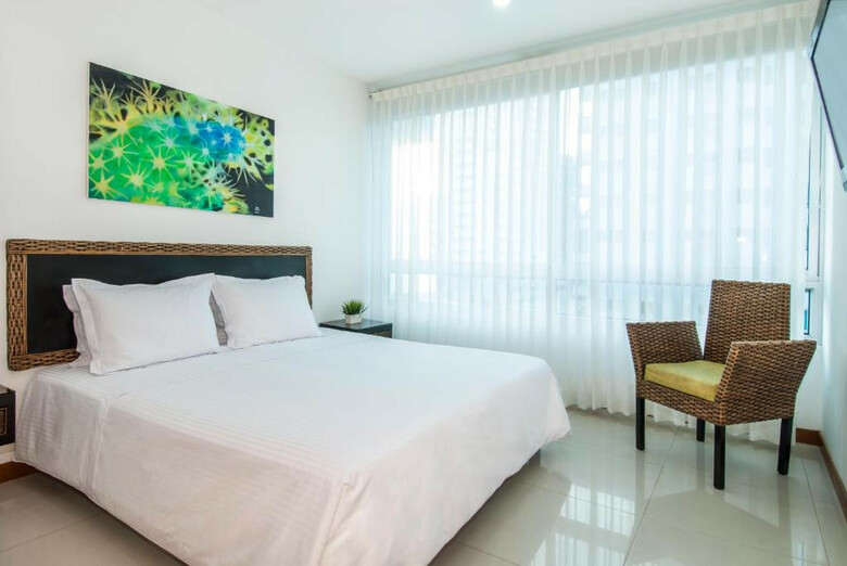 Hotel Travelers Orange Cartagena