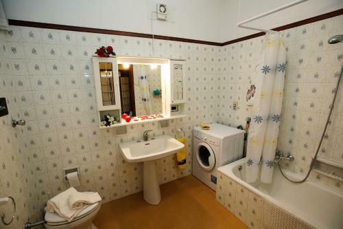 Toscolano-maderno Apartment Sleeps 6