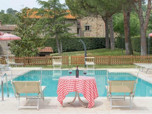 Vernazzano Basso Apartment Sleeps 6 Pool Wifi