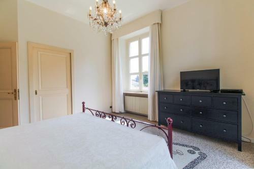 Stresa Villa Sleeps 10 Pool Air Con Wifi