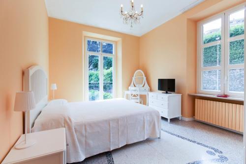 Stresa Villa Sleeps 10 Pool Air Con Wifi