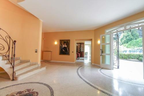 Stresa Villa Sleeps 16 Pool Air Con Wifi