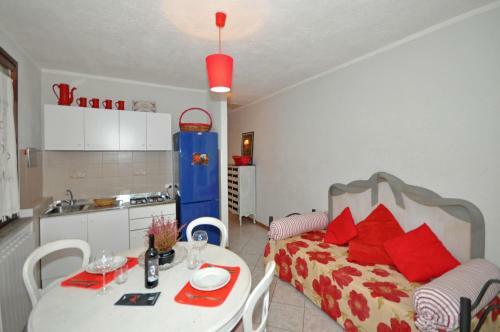 Suvereto Apartment Sleeps 4 T241728