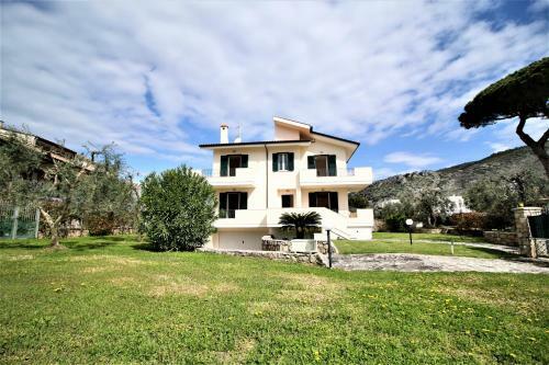 Villa Holidaycasa Iolanda - Piu Spazio Piu Privacy
