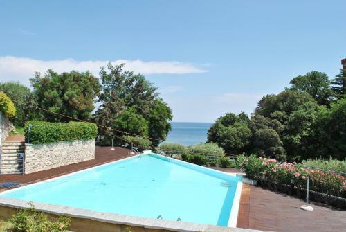 Luxury Design Villas With Pool And Sea View