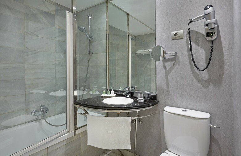 Hotel NH Bilbao Deusto