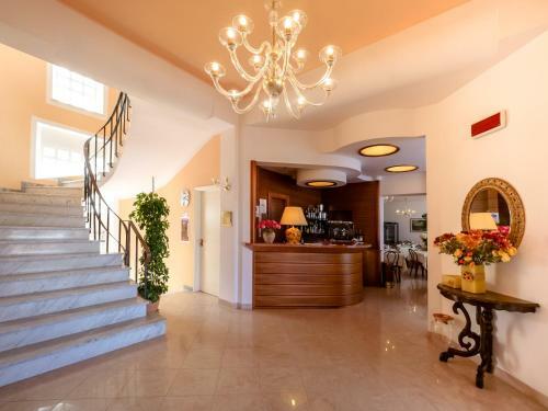 Hotel De La Ville