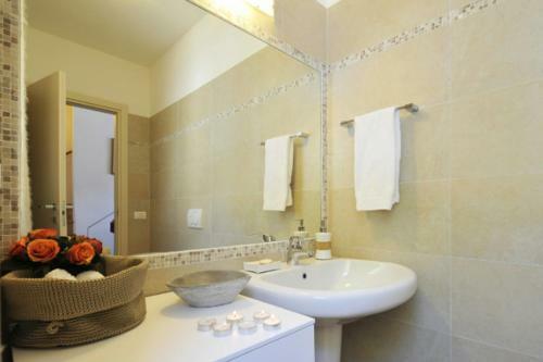San Siro Apartment Sleeps 4 Pool Air Con
