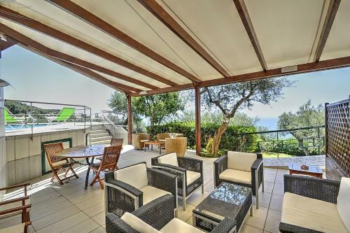 Sant'agata Sui Due Golfi Villa Sleeps 24 Pool Wifi