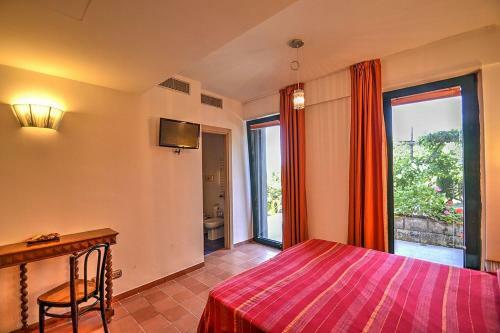Sant'agata Sui Due Golfi Villa Sleeps 24 Pool Wifi