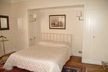 Hotel H�tel Du Rond-point Des Champs Elys�es