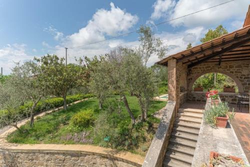 San Giovanni D'asso Villa Sleeps 8 Pool Air Con