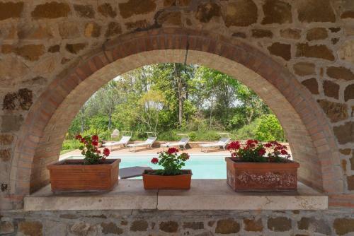 San Giovanni D'asso Villa Sleeps 8 Pool Air Con