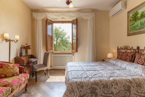 San Giovanni D'asso Villa Sleeps 8 Pool Air Con