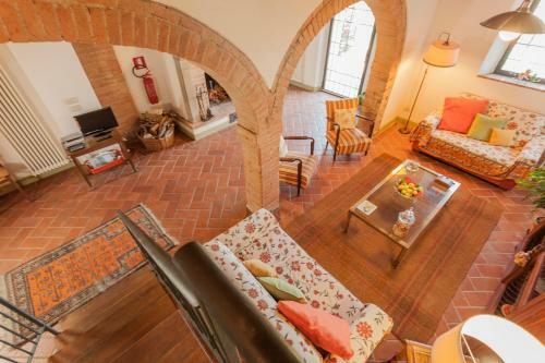 San Giovanni D'asso Villa Sleeps 5 Pool Air Con