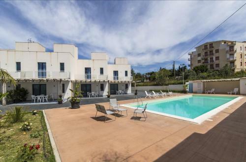 La Dolce Vita, Piscina E Mare